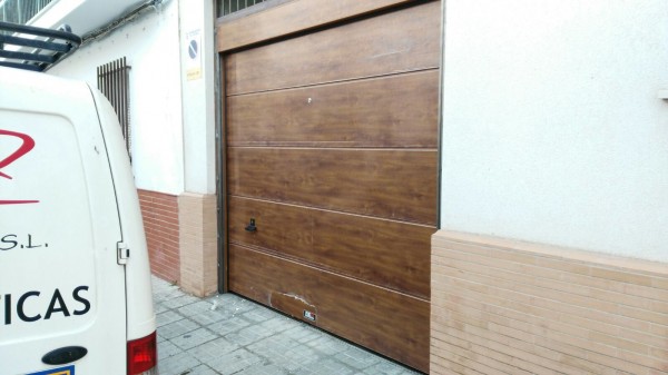 Puerta seccional Novoferm en Cartaya (Huelva)